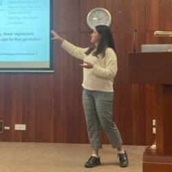 Ekaterina Kochmar presenting at D4G workshop October 2022