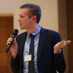 Tim Lameris presenting at the poster slam Cambridge Language Sciences Annual Symposium 2019