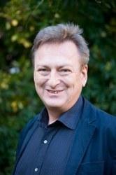 Dr Eivind  Kahrs