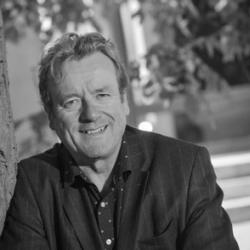 Professor Ian  Roberts