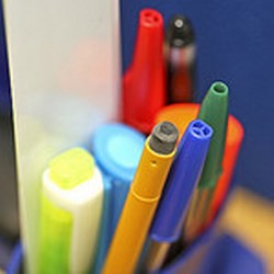 coloured pens 